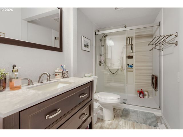 10570 Sw CENTURY OAK Dr, Portland, OR 97224