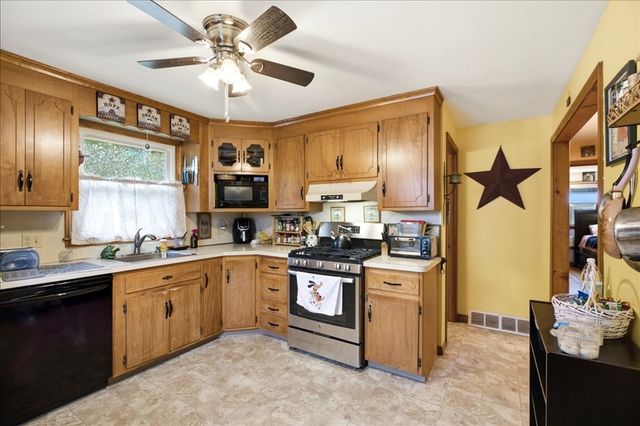 235 Pasco Rd, Springfield, MA 01151