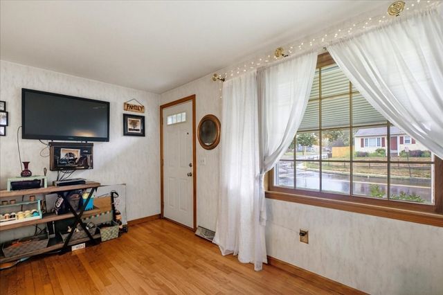 235 Pasco Rd, Springfield, MA 01151