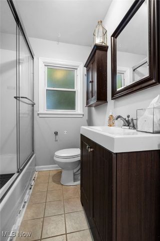 1861 S Main Street, Akron, OH 44301