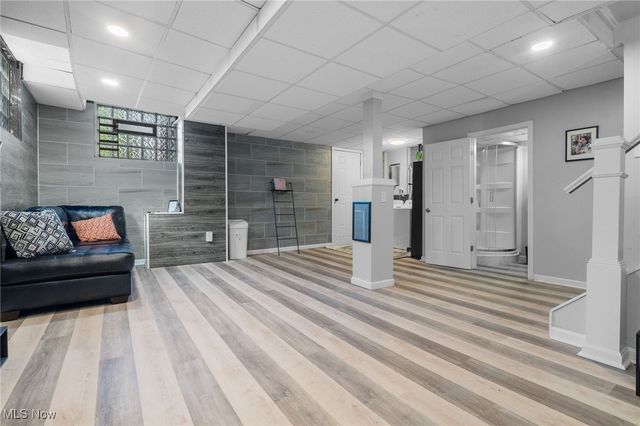 1861 S Main Street, Akron, OH 44301