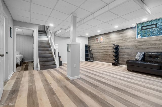 1861 S Main Street, Akron, OH 44301