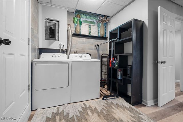 1861 S Main Street, Akron, OH 44301