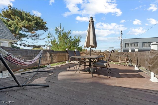 1861 S Main Street, Akron, OH 44301