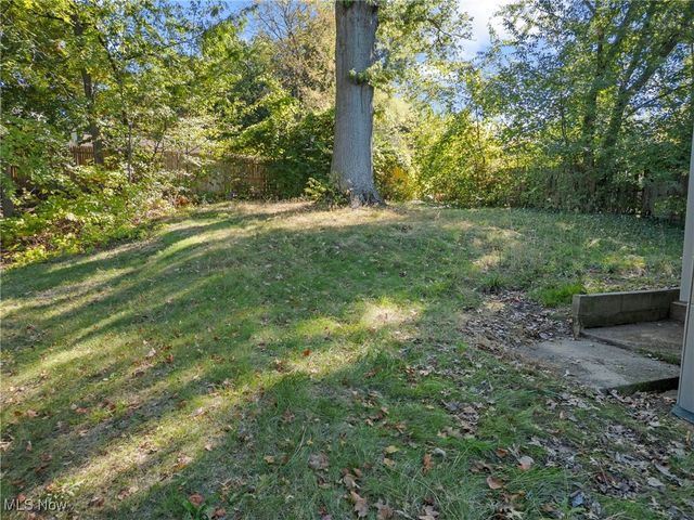 1861 S Main Street, Akron, OH 44301