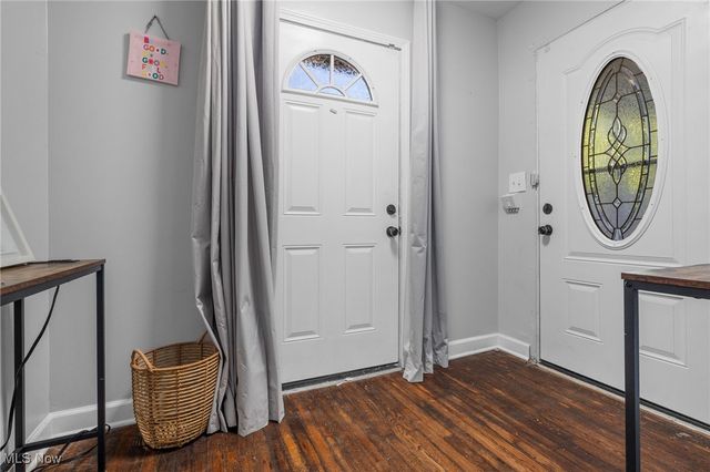 1861 S Main Street, Akron, OH 44301