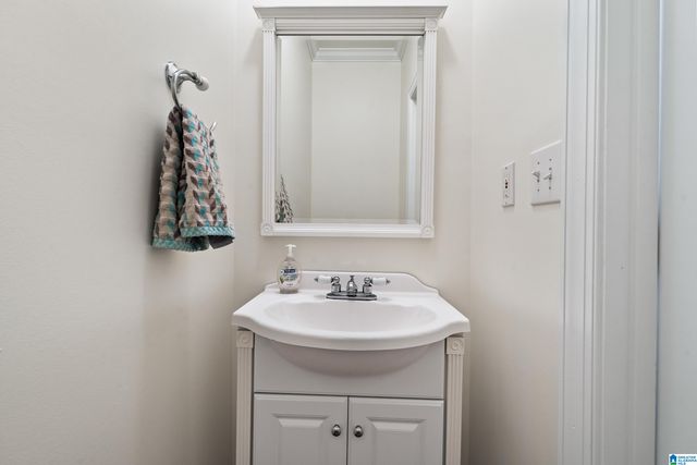 5620 CAHABA GLEN CIRCLE, Birmingham, AL 35210