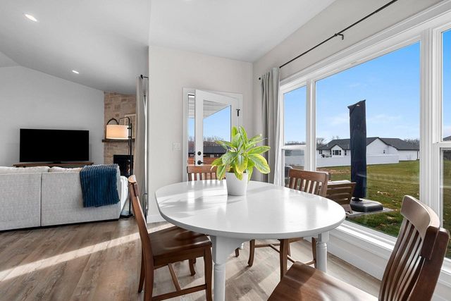 2652 CHAMBERS CROSSING, Suamico, WI 54313