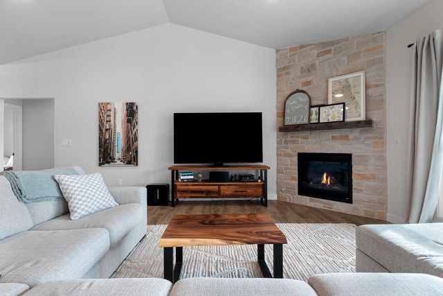 2652 CHAMBERS CROSSING, Suamico, WI 54313