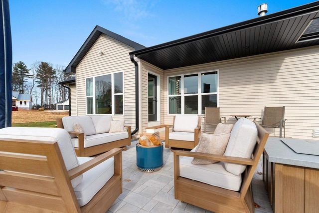 2652 CHAMBERS CROSSING, Suamico, WI 54313