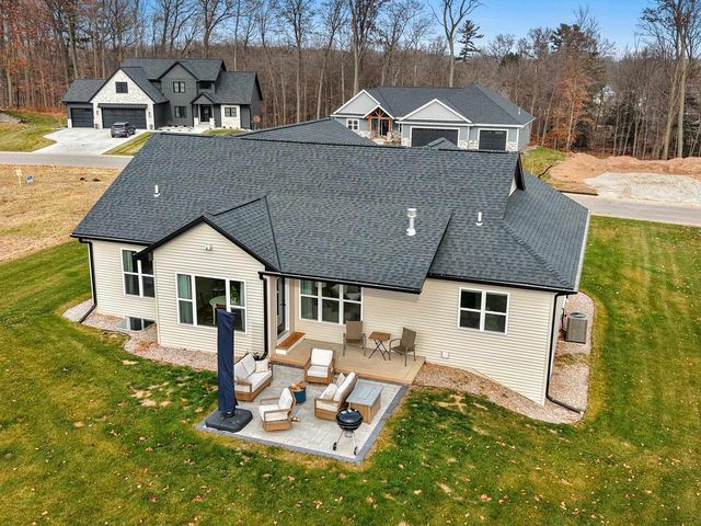 2652 CHAMBERS CROSSING, Suamico, WI 54313