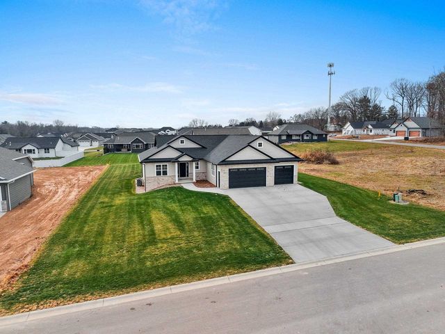 2652 CHAMBERS CROSSING, Suamico, WI 54313