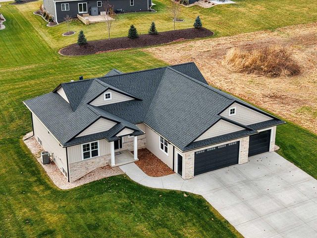 2652 CHAMBERS CROSSING, Suamico, WI 54313