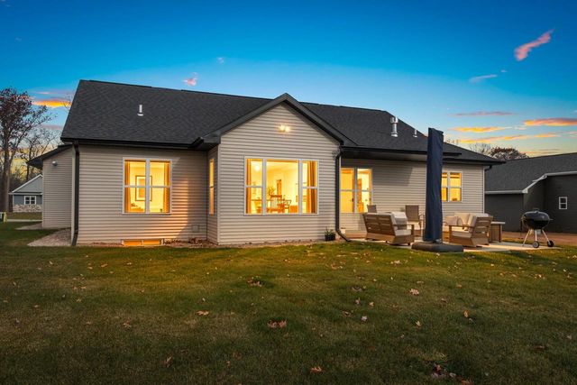 2652 CHAMBERS CROSSING, Suamico, WI 54313