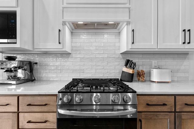 2652 CHAMBERS CROSSING, Suamico, WI 54313