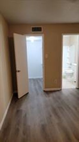 9700 Leawood Boulevard 413, Houston, TX 77099