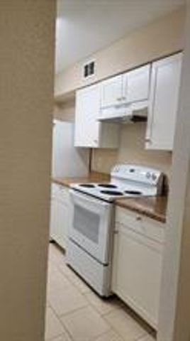 9700 Leawood Boulevard 413, Houston, TX 77099