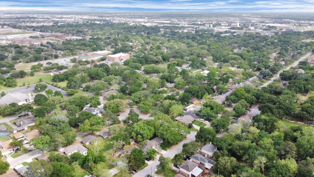 1906 Airline Drive, Katy, TX 77493