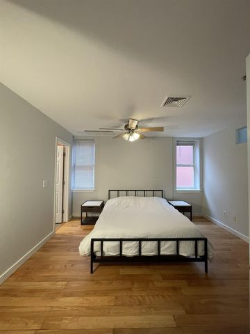 230 College St Apt 8, Burlington, VT 05401