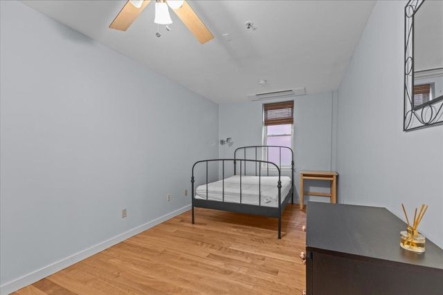 230 College St Apt 8, Burlington, VT 05401