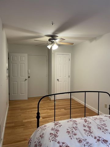 230 College St Apt 8, Burlington, VT 05401