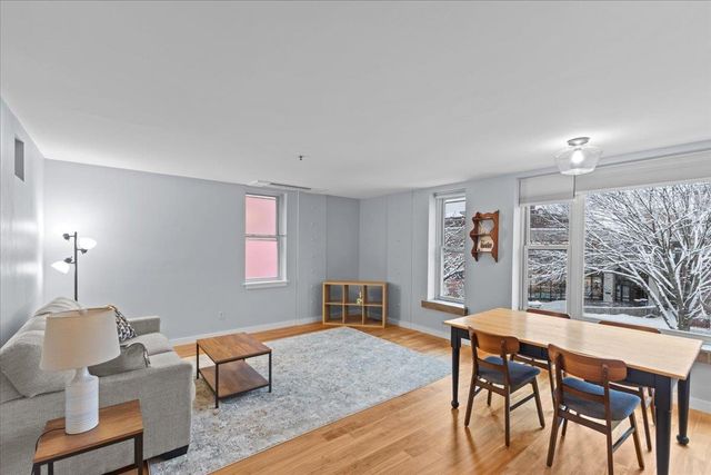 230 College St Apt 8, Burlington, VT 05401