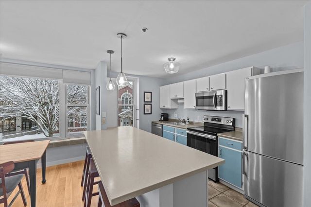 230 College St Apt 8, Burlington, VT 05401