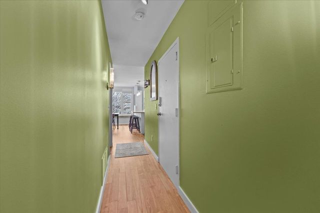 230 College St Apt 8, Burlington, VT 05401