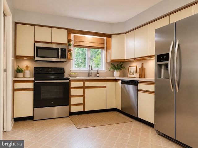 510 LINDLEY RD, Glenside, PA 19038