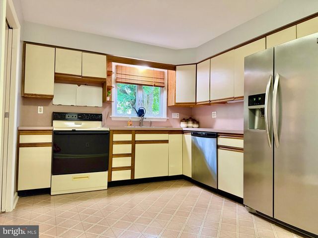 510 LINDLEY RD, Glenside, PA 19038