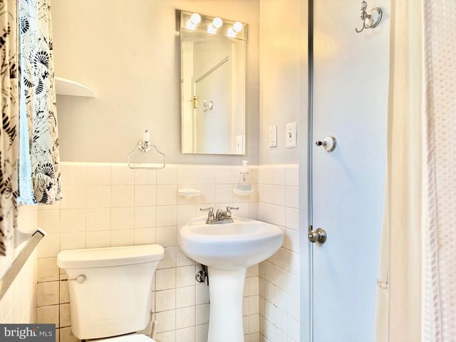 510 LINDLEY RD, Glenside, PA 19038