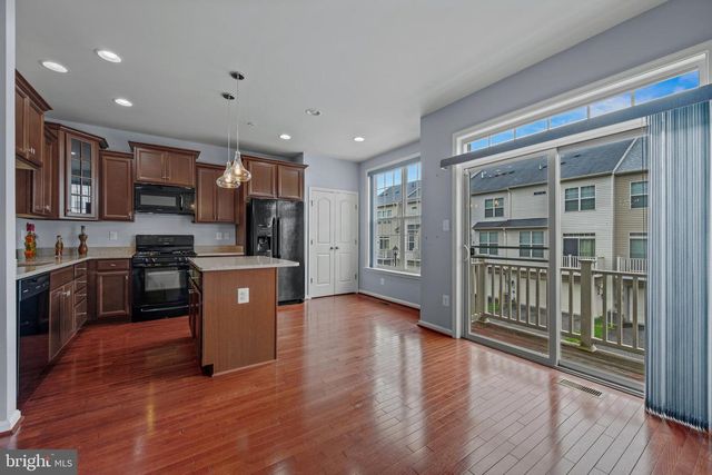 9808 SMITHVIEW PL, Lanham, MD 20706