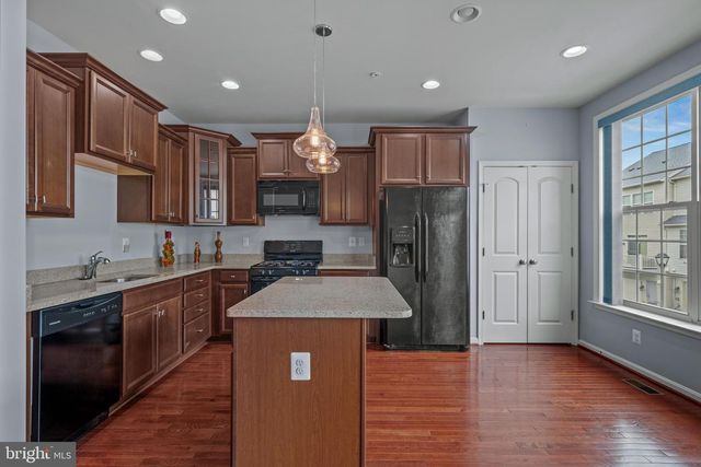 9808 SMITHVIEW PL, Lanham, MD 20706
