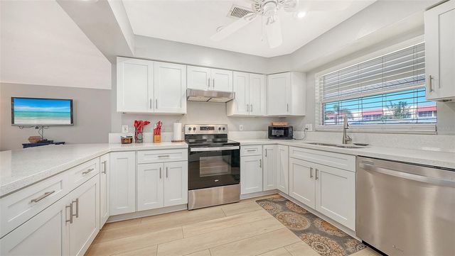 6515 COLONIAL DRIVE, Sarasota, FL 34231