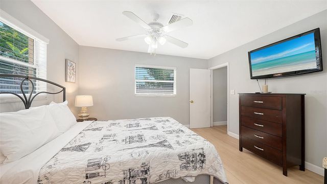 6515 COLONIAL DRIVE, Sarasota, FL 34231