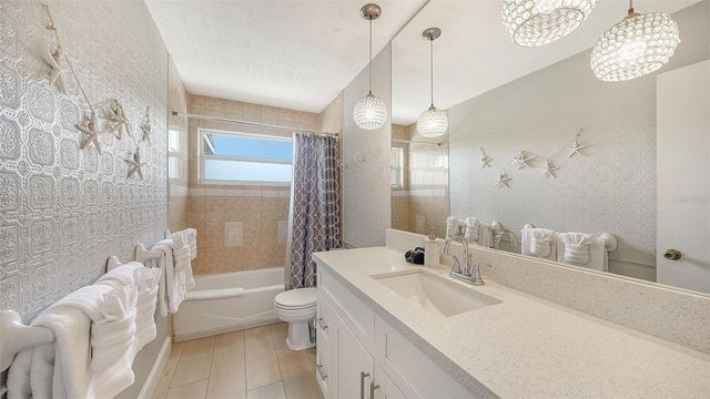 6515 COLONIAL DRIVE, Sarasota, FL 34231