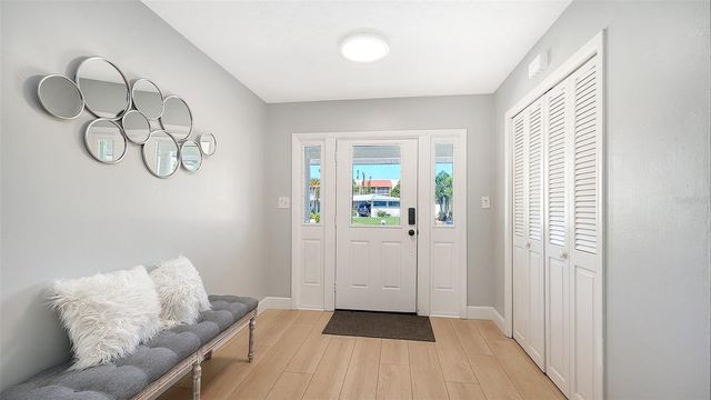 6515 COLONIAL DRIVE, Sarasota, FL 34231