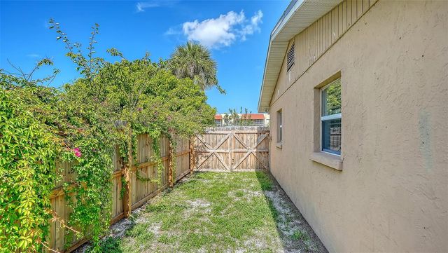6515 COLONIAL DRIVE, Sarasota, FL 34231