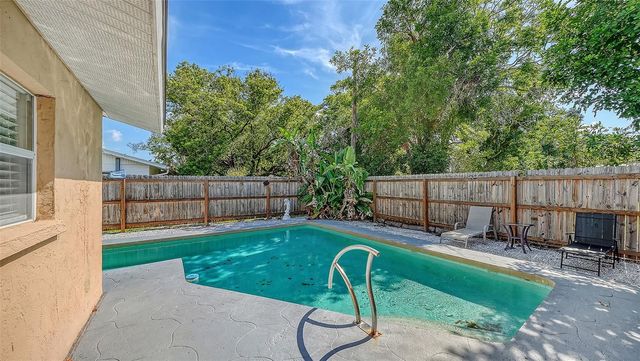 6515 COLONIAL DRIVE, Sarasota, FL 34231