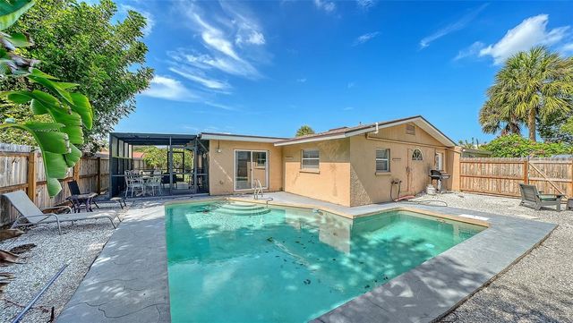 6515 COLONIAL DRIVE, Sarasota, FL 34231