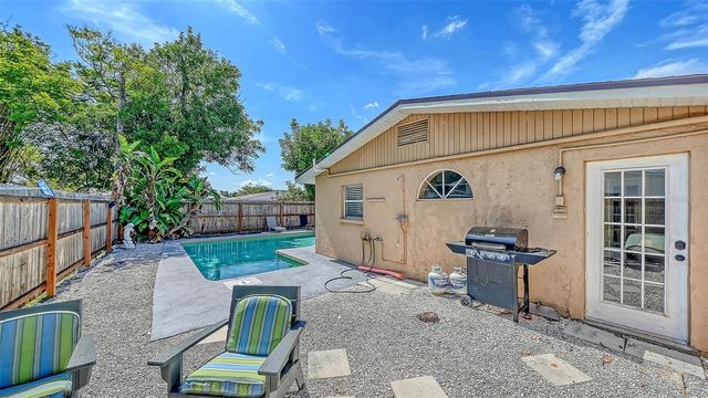 6515 COLONIAL DRIVE, Sarasota, FL 34231