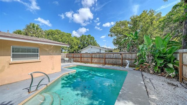 6515 COLONIAL DRIVE, Sarasota, FL 34231
