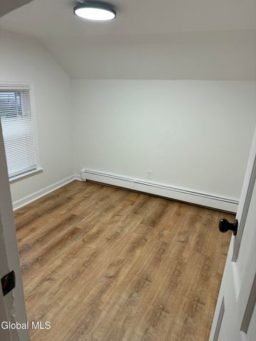 5 Maple Street, East Greenbush, NY 12144