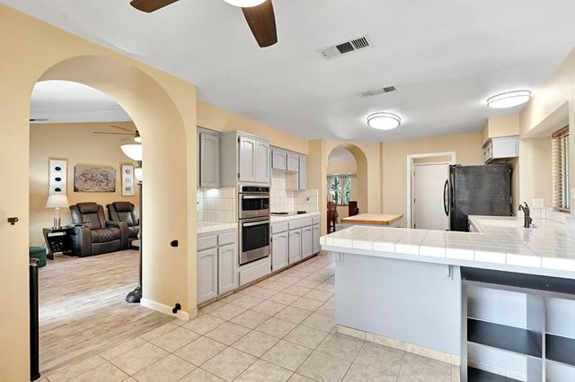 6426 N Fruit Avenue, Fresno, CA 93711