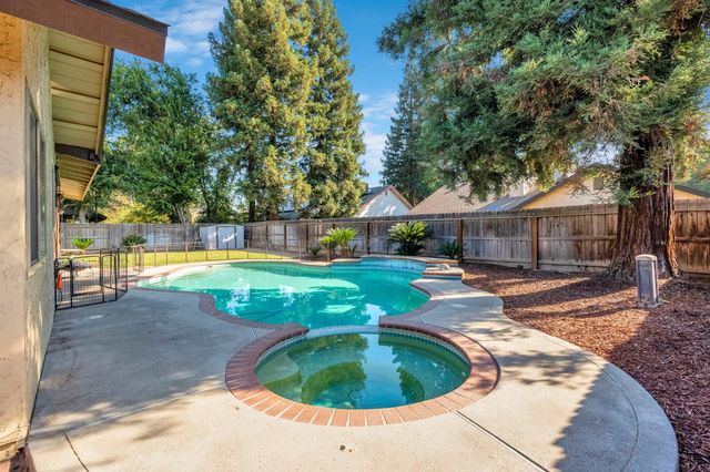 6426 N Fruit Avenue, Fresno, CA 93711
