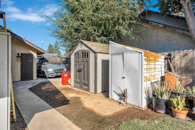 6426 N Fruit Avenue, Fresno, CA 93711