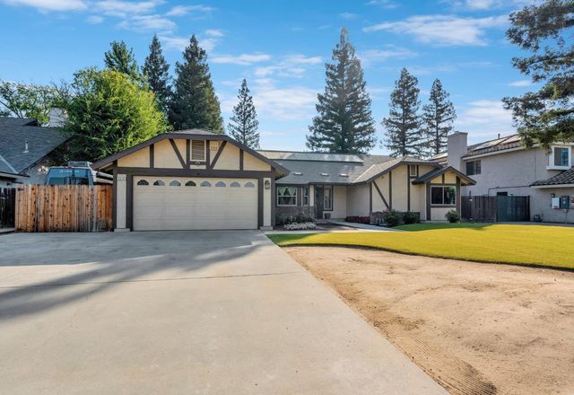 6426 N Fruit Avenue, Fresno, CA 93711