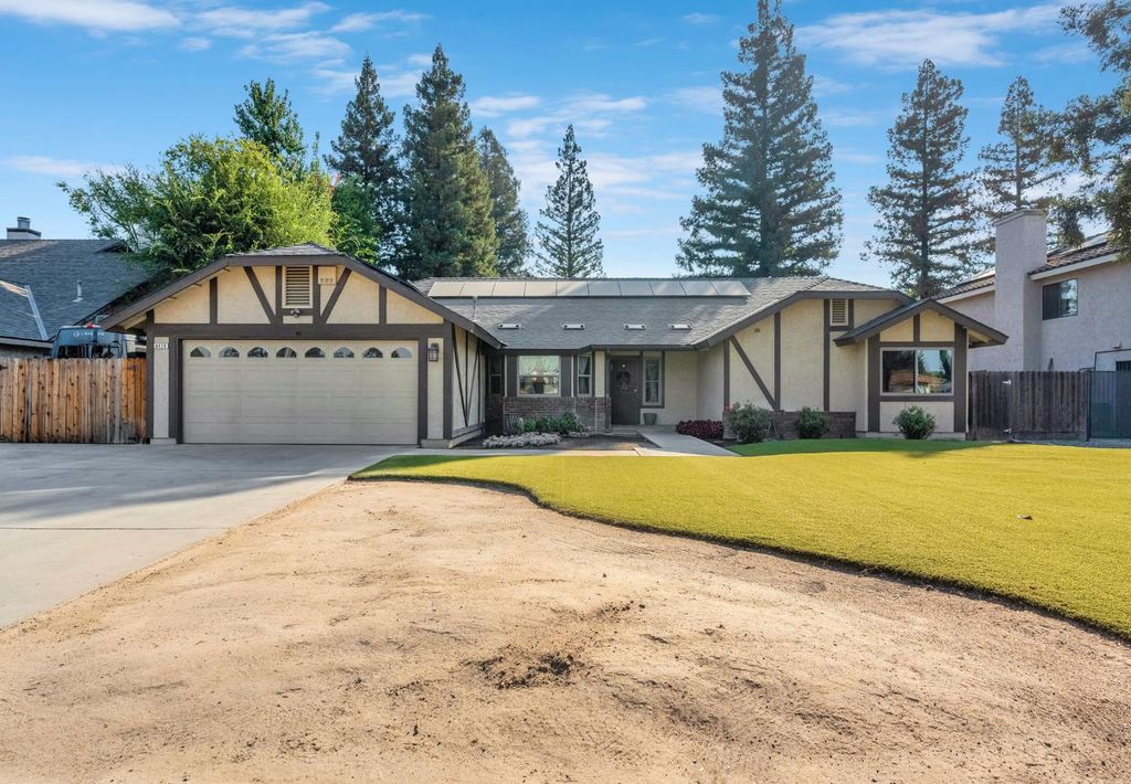 6426 N Fruit Avenue, Fresno, CA 93711