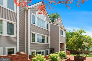 5560 LANGSTON BLVD #63-E, Arlington, VA 22207