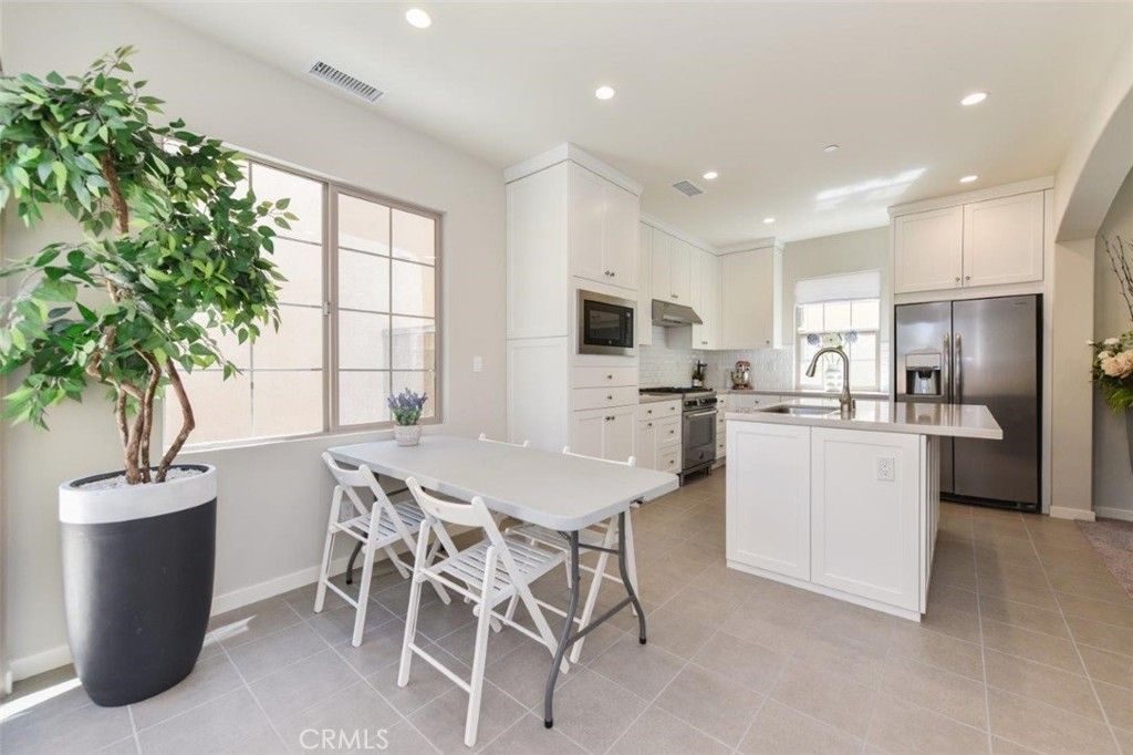 Image 10 of property listing at 161 Elkhorn, Irvine, CA 92618